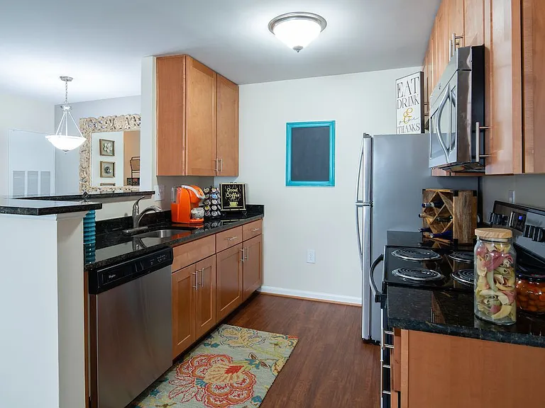 Elms Centreville — Photo 17