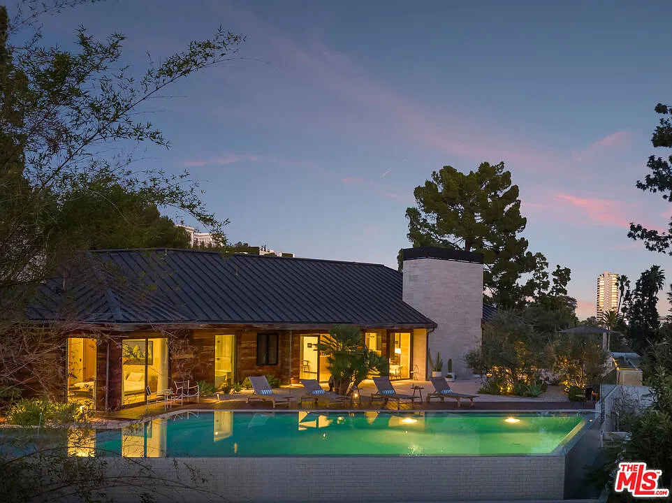 7 bed, 8.5 bath, 8057 sqft, $69,999 — Photo 1