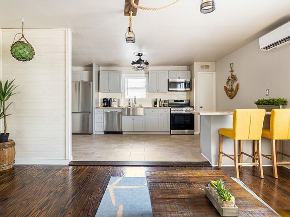 5th image of 3814 Avenue S #3
