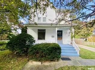 922 N Academy St, Galesburg, IL 61401