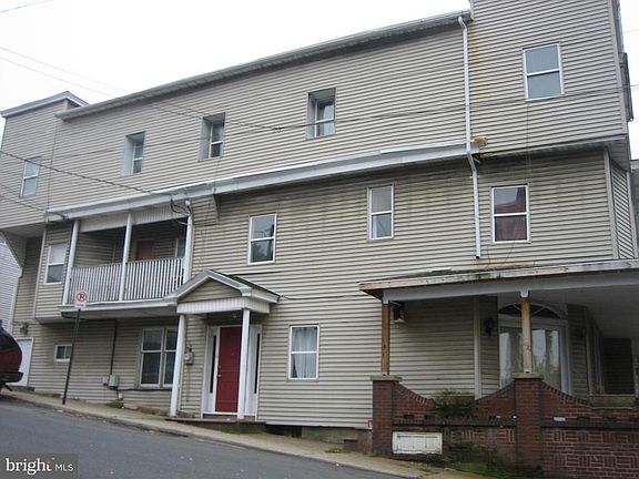 3rd image of 1201 W Market St