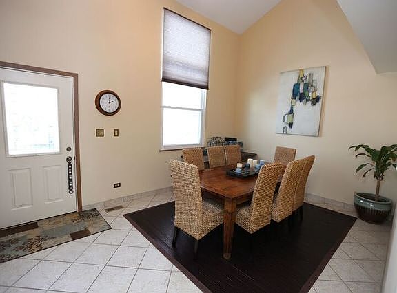 2nd image of 1464 N Driftwood Ave