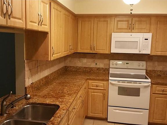 4th image of 7175 Wood Creek Dr #6