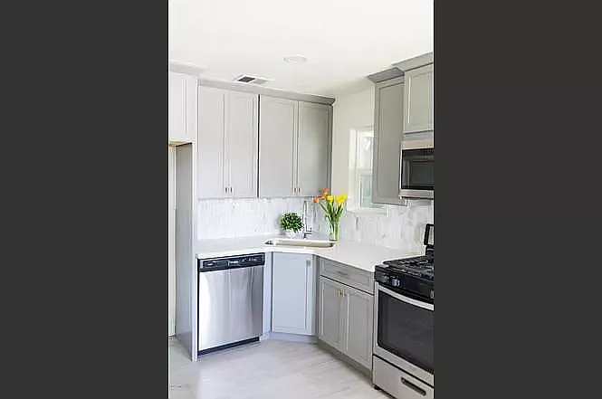 1506 E Clarendon Ave — Photo 3
