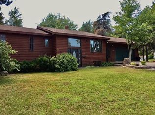 105 Ridgewood Dr, Marquette, MI 49855
