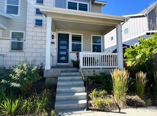 21762 E 8th Ave, Aurora, CO 80018