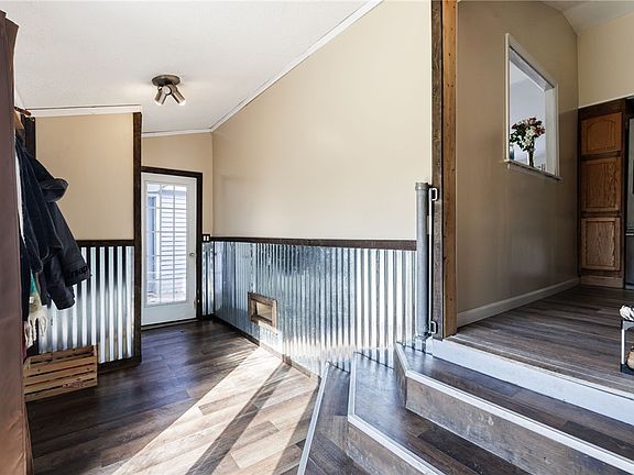 3rd image of 11220 S Lake Rd