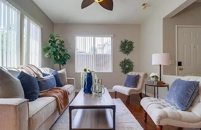 5444 Mandarin Cv — Photo 3