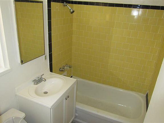 5th image of 1737 W 23rd St APT 1
