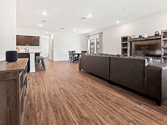 5th image of 5233 Summer Pecan Rd