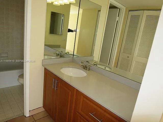 600 NE 36th St #517 — Photo 11