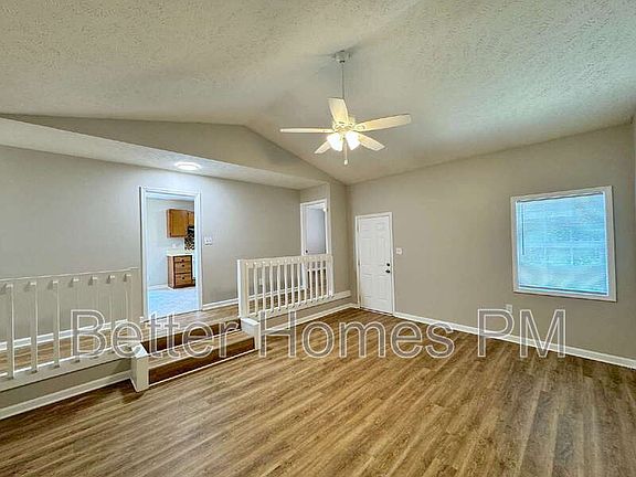 3rd image of 6948 Callahan Cir