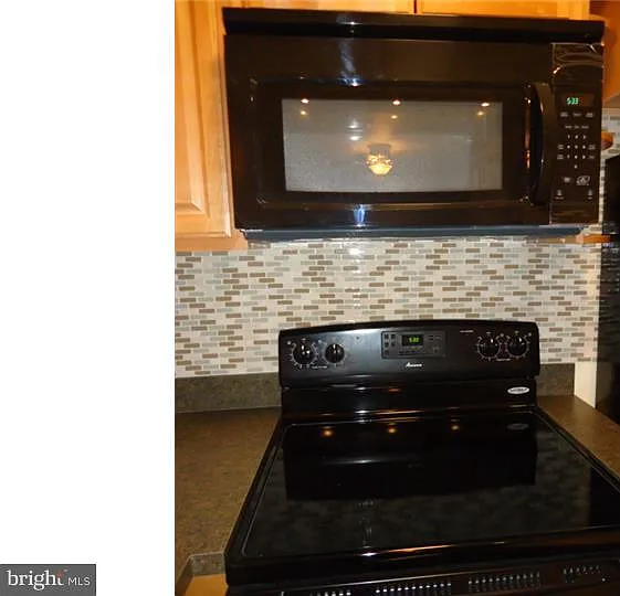 3 bed, 1.0 bath, 1407 sqft, $1,595 — Photo 4