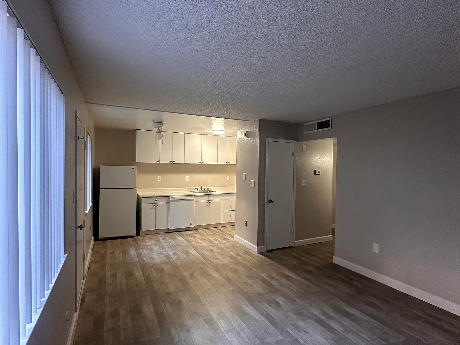 1 bed, 700 sqft, $1,335 — Photo 2
