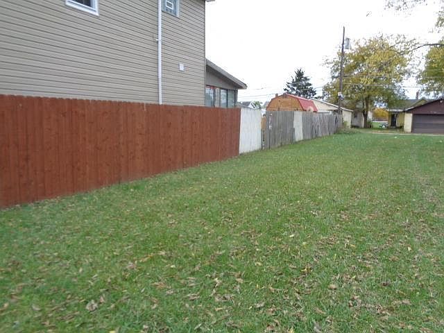 2nd image of 814 10th Ave