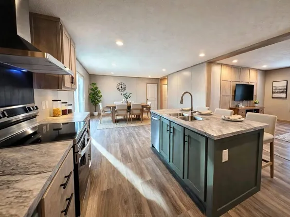 687 Reindeer Cir #188, Midway Park, NC 28544