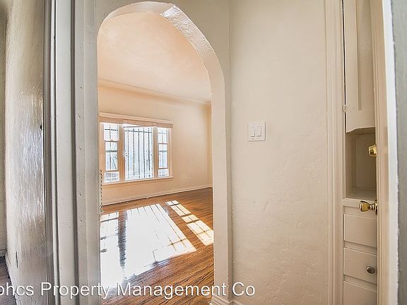 2nd image of 367 N Curson Ave APT 07