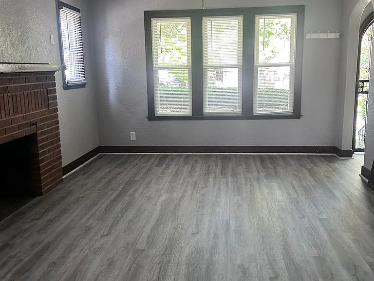 63 N Smith St — Photo 4