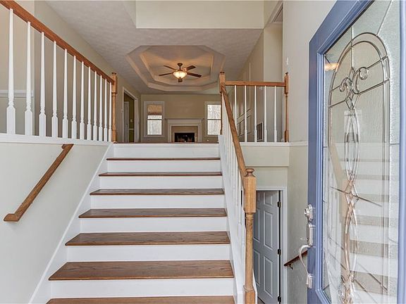5th image of 885 Long Branch Cir