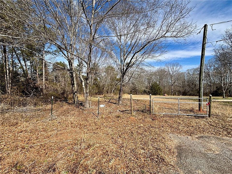 2nd image of 129 Latimer Rd