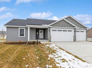 340 Hillside Dr, Eldridge, IA 52748