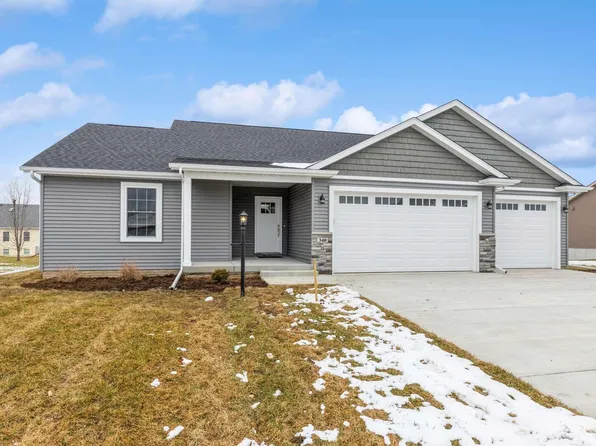 340 Hillside Dr, Eldridge, IA 52748