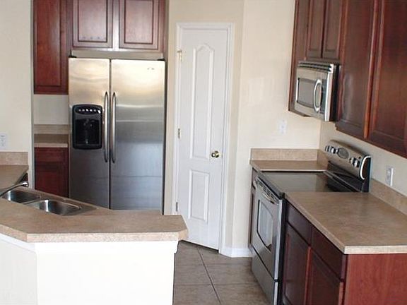 3rd image of 1986 Estancia Cir