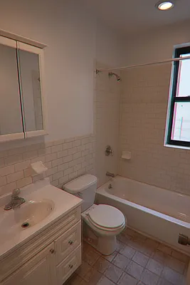 Rented by PMG Real Estate  | media 34