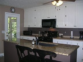 4th image of 1215 Bur Oak Ct