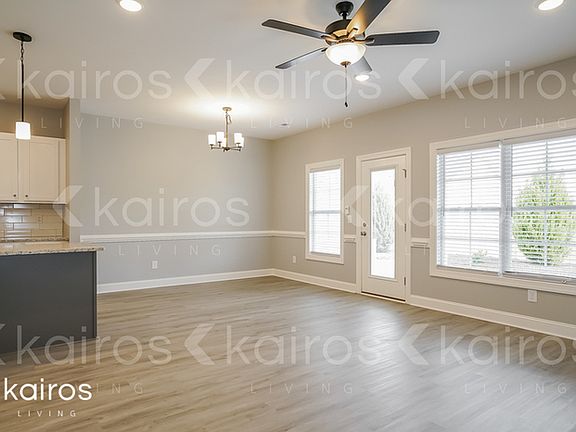 3rd image of 3709 S Oak Ln Unit B