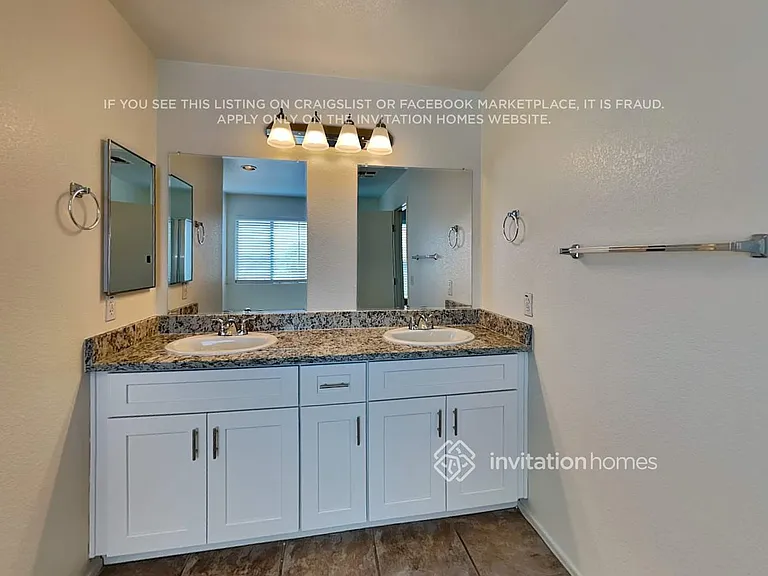 982 E Dee St — Photo 16