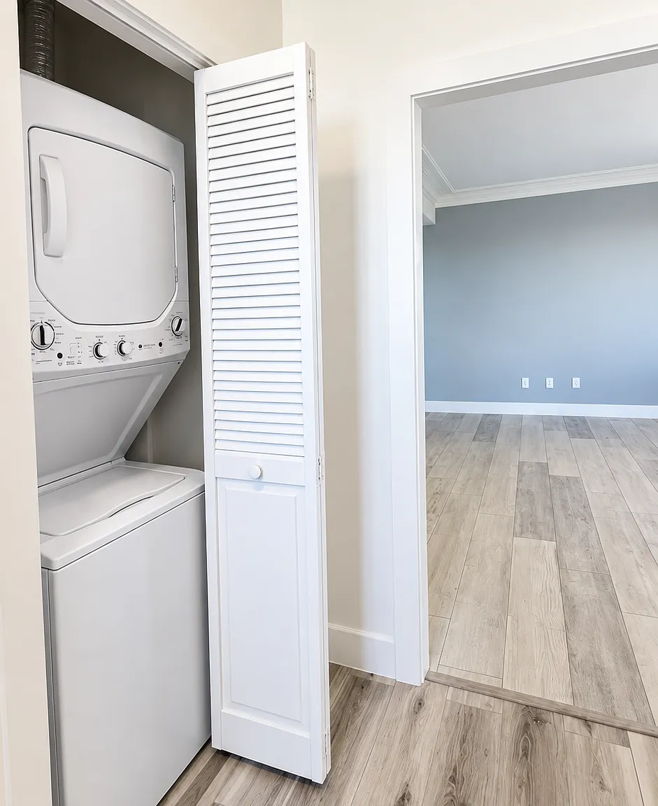 Sun-Soaked Remodeled Corner 2BR/2BA with Golden Gate & Marin Views — Photo 4