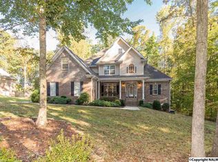 6986 Linda St, Huntsville, AL 35811