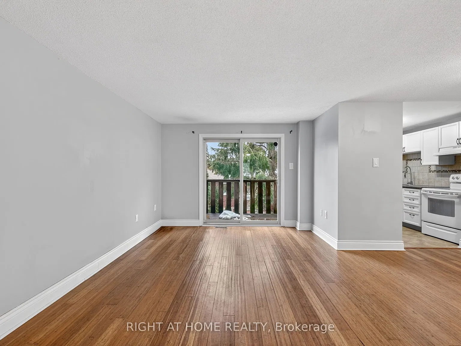 4 bed, $2,800 — Photo 4