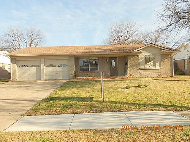 1st image of 3047 Amber Ln
