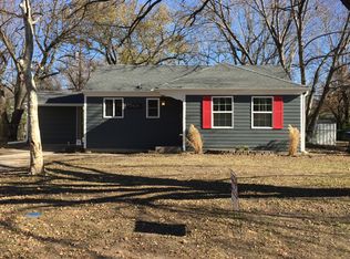 2424 SW Moundview Dr, Topeka, KS 66614