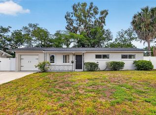 3673 Searobin Dr SE, Saint Petersburg, FL 33705