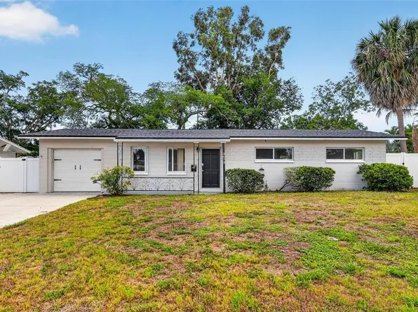 3673 Searobin Dr SE, Saint Petersburg, FL 33705