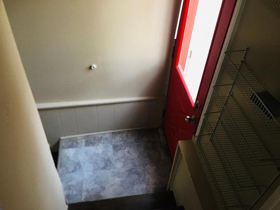 5th image of 9233 Stansberry Ave