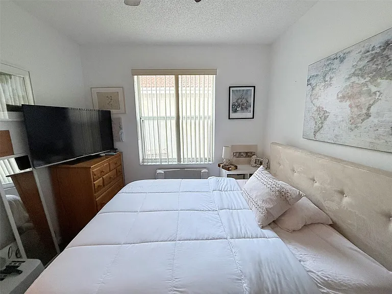 4965 SW 153rd Ave — Photo 8