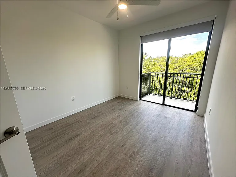 20 NE 19th Ave #304 — Photo 7