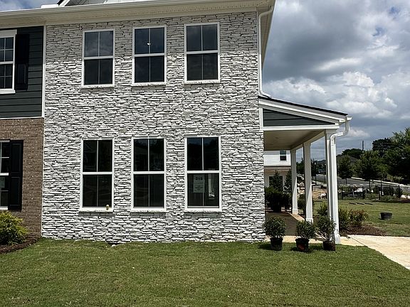 2nd image of 300 Hanbury Way