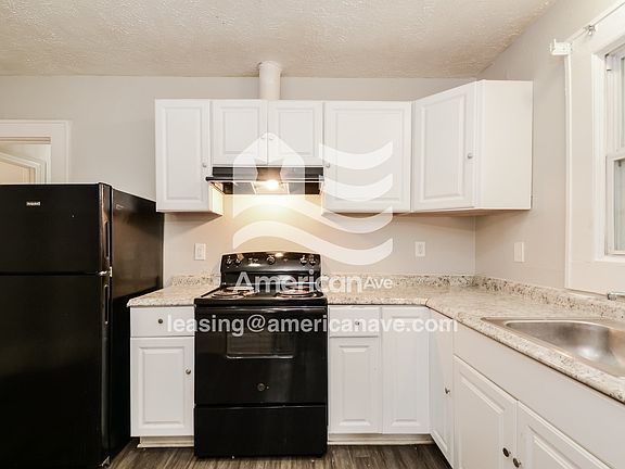 30010_004_kitchen_14283229.jpg