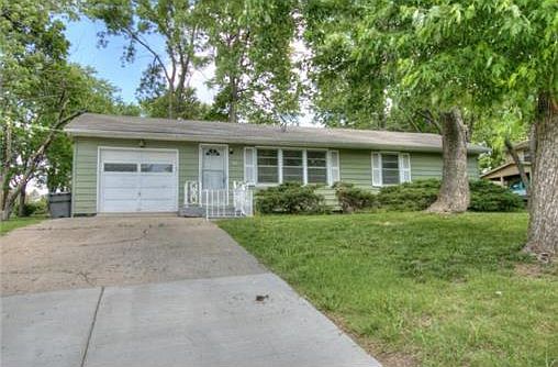 302 E Whittier Street, Claycomo: