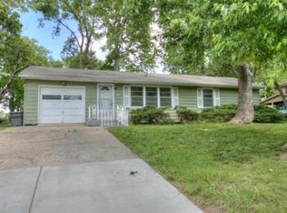 302 E Whittier St, Kansas City, MO 64119