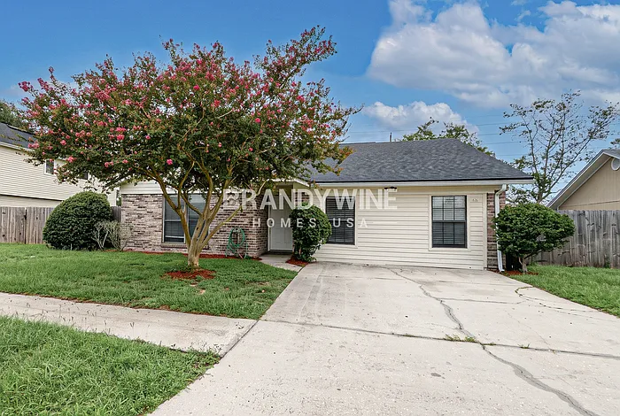 4 bed, 2.0 bath, 1665 sqft, $2,163 — Photo 2