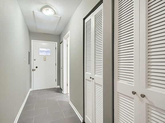 2nd image of 1131 W Lunt Ave APT 104