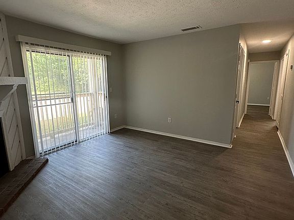 5th image of 10 Ironwood Ct #19