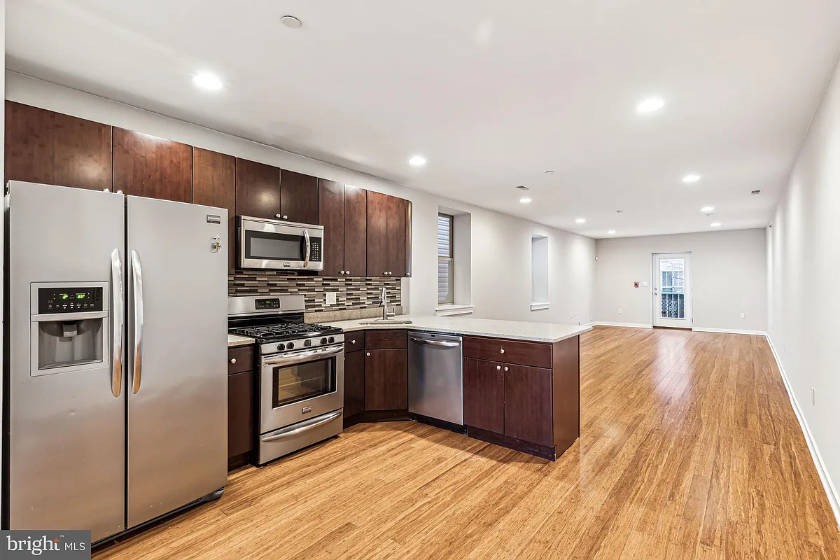 Building Photo - 1418 Christian St #1