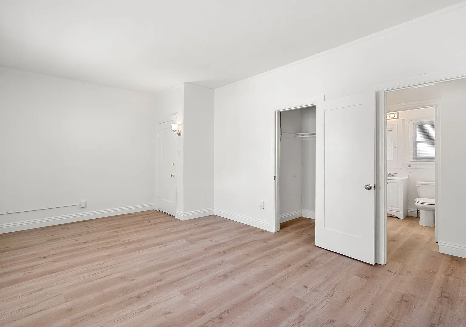 4th Ave 6Plex — Photo 3